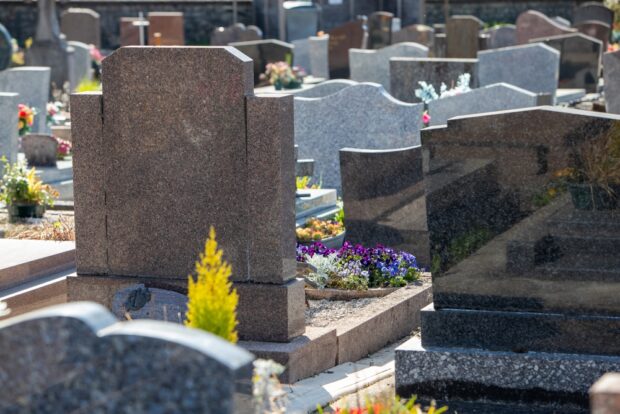 What to Consider When Designing a Family Monument