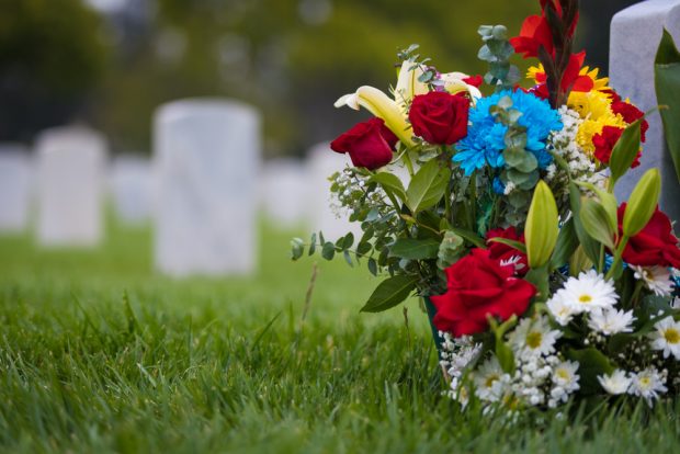 How to Decide the Right Grave Marker for Your Loved One