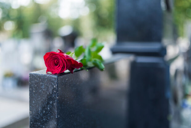 How to Choose the Right Monument Material for Lasting Beauty