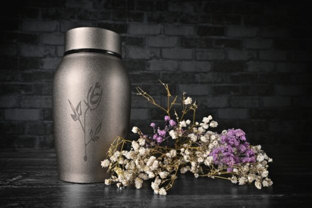 Personalized Cremation Urns: Honoring a Loved One’s Unique Life